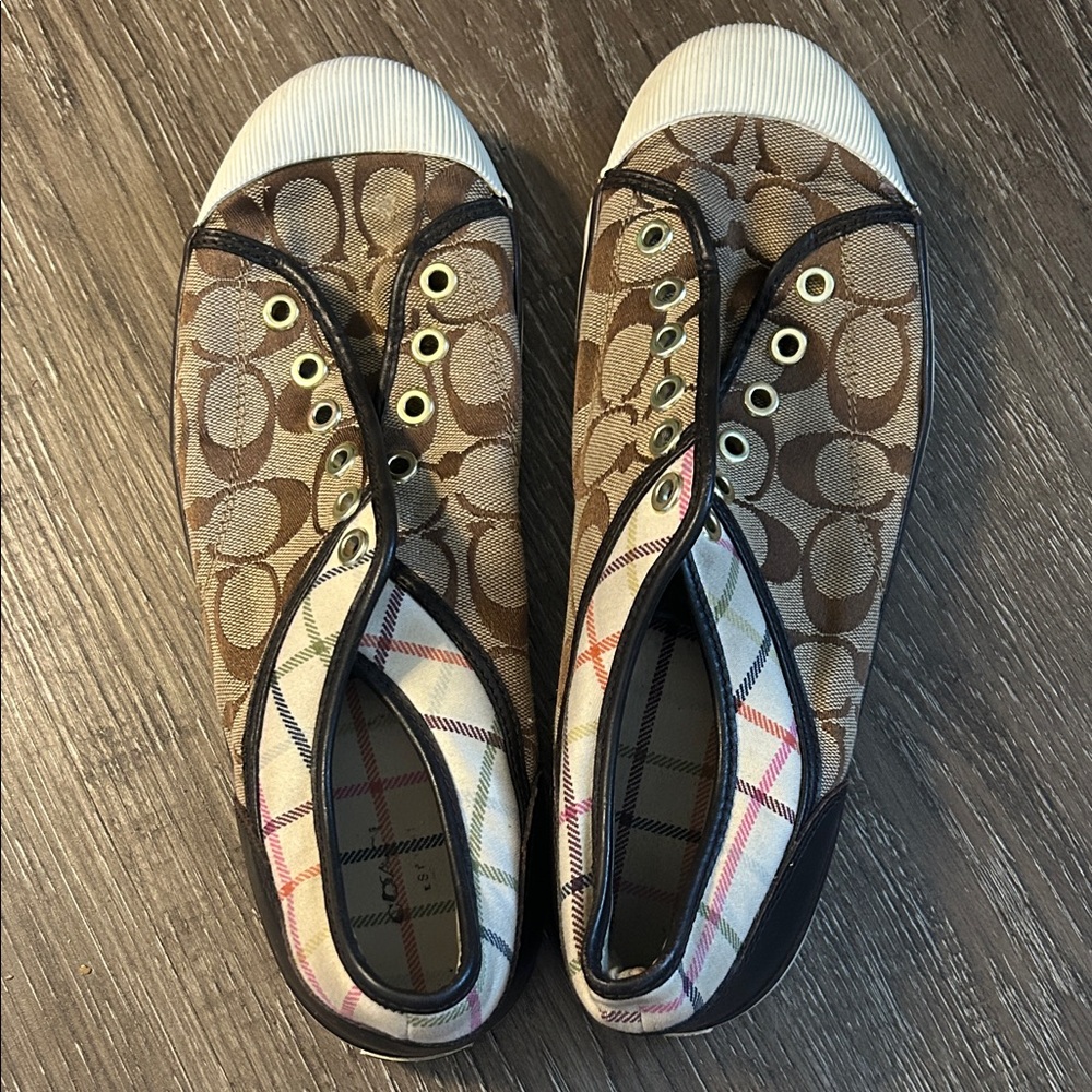 Coach Signature canvas sneakers size 9/10 Laces not included